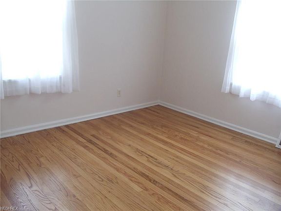 5th image of 1038 Stevens Blvd