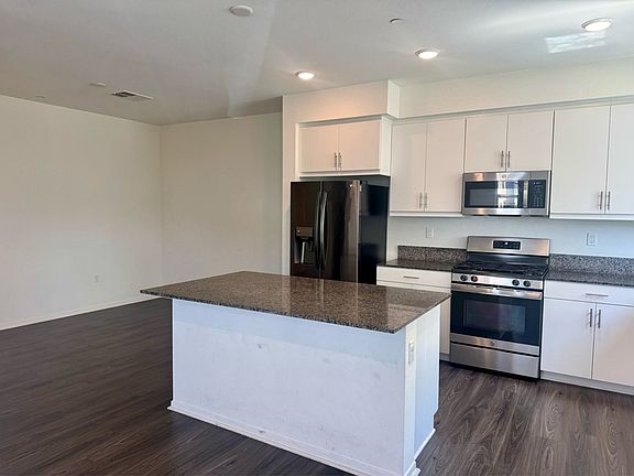 3rd image of 5208 Surfwalk Way #154