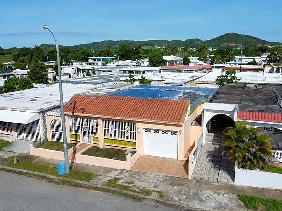3rd image of Urb Fajardo Gardens Calle Acacia 21 #Gg39