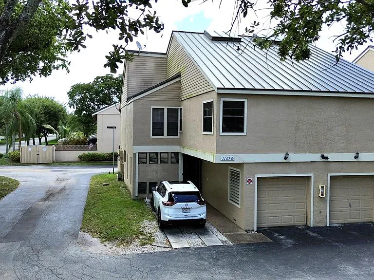 11698 NW 20th Dr — Photo 3