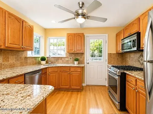 296 Burbank Ave, Staten Island, NY 10306