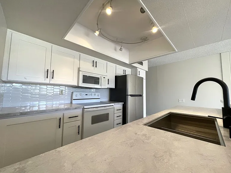 1655 E Palm Canyon Dr #408 — Photo 6