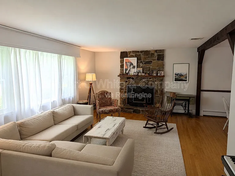 1040 Daniels Farm Rd — Photo 10