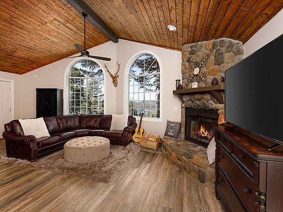5th image of 550 Stonehill Dr