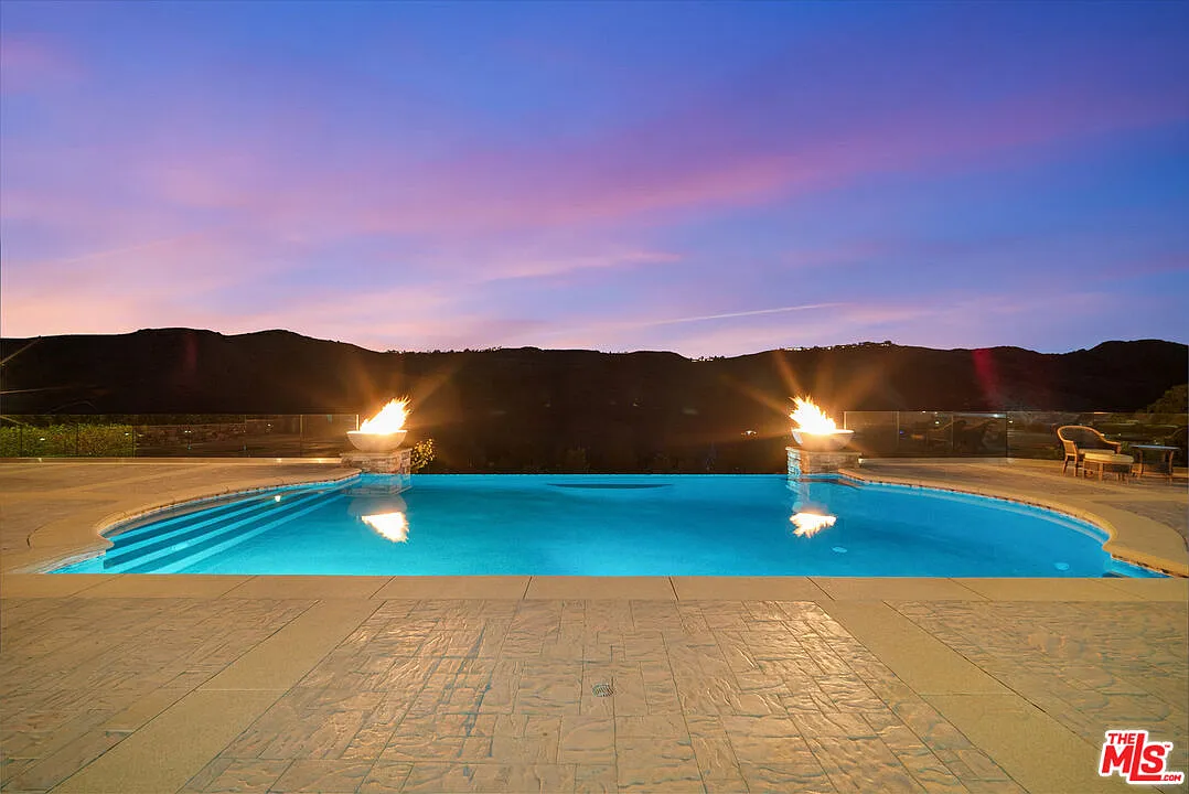 4 bed, 7.0 bath, 8123 sqft, $27,500 — Photo 3
