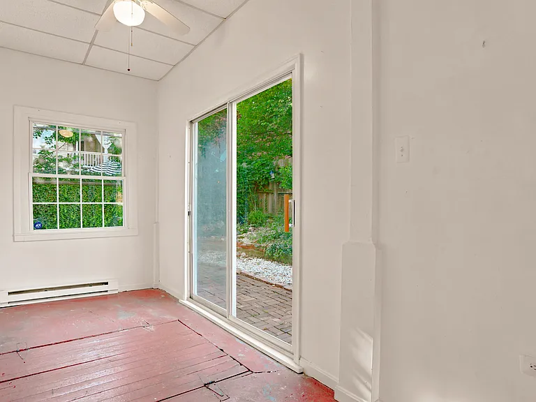 209 N Washington St — Photo 98