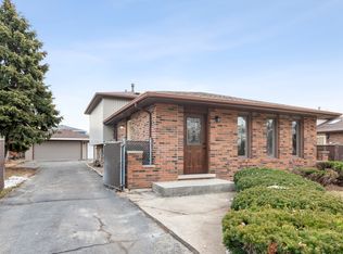 9237 S 77th Ave, Hickory Hills, IL 60457