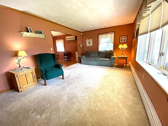 3rd image of 526 Hill St
