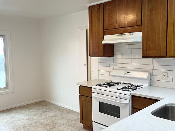 3rd image of 2030 Quintara St