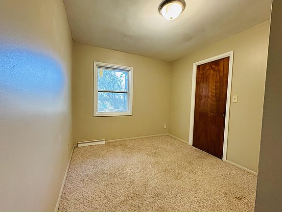 4th image of 3157 Woodcliffe Dr