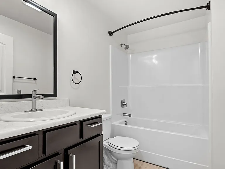 Pineview Apartments — Photo 12