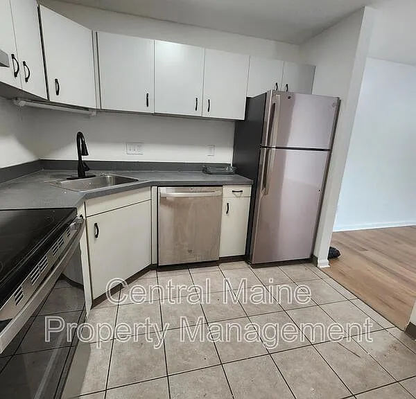 39 Northern Avenue Hts #5 — Photo 5