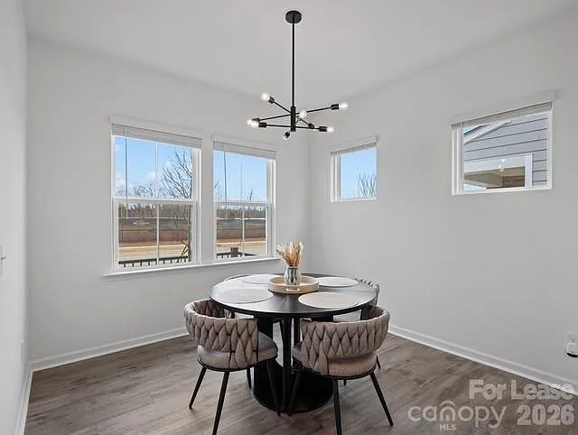 4 bed, 3.0 bath, 2164 sqft, $2,300 — Photo 4