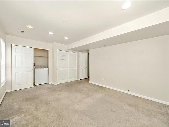 5th image of 7704 English Oak Cir Unit 10