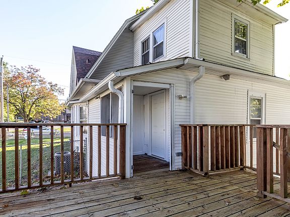 3rd image of 1405 Windsor St