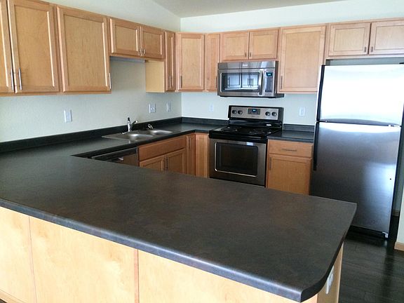 2nd image of 621 33rd Ave W APT 206