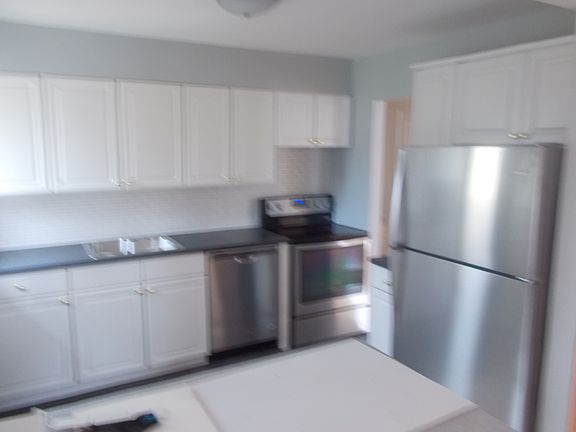 4th image of 666 Diellen Ln