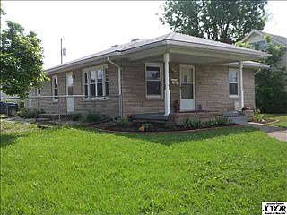 1st image of 226 Lee Blvd