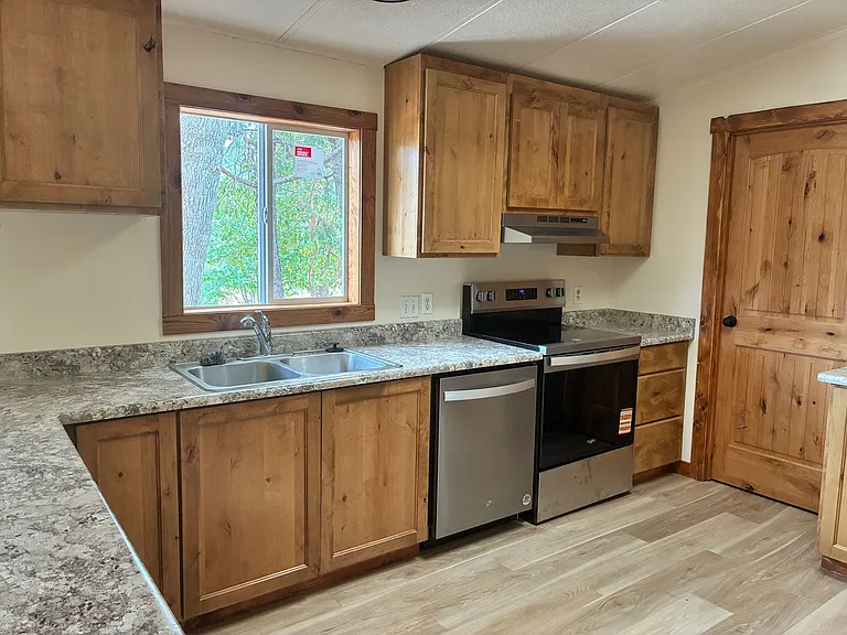 520 Sarma Dr — Photo 6