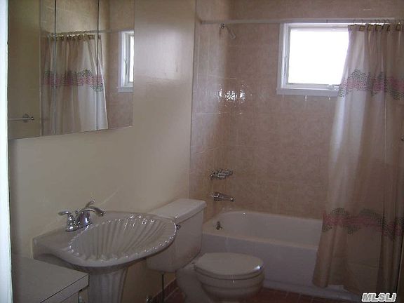 4th image of 238 Garfield Ave