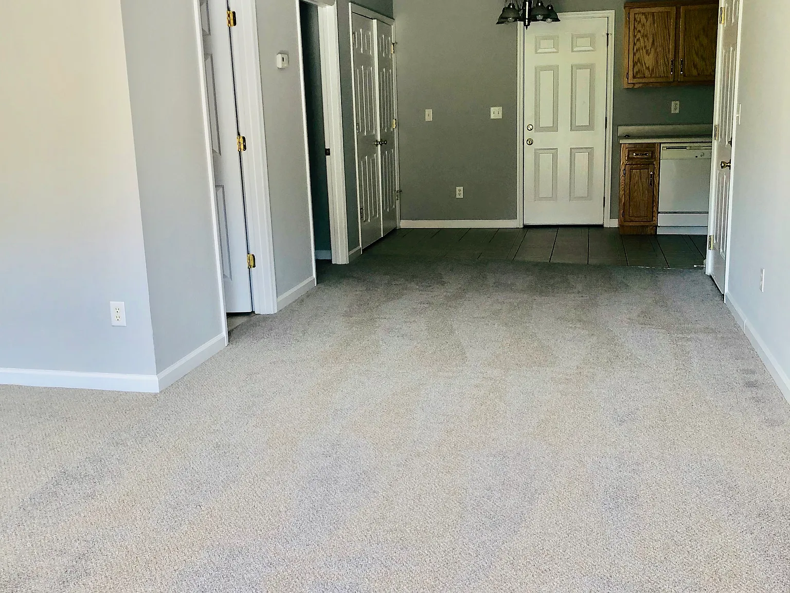 2 bed, 950 sqft, $1,350 — Photo 2