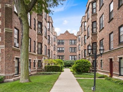574 Sheridan Sq APT 3, Evanston, IL, 60202