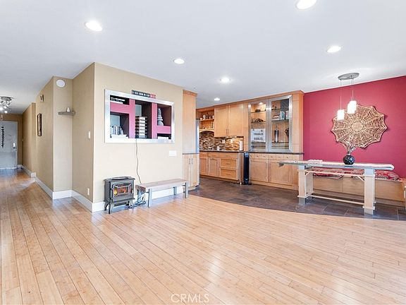 5th image of 1061 Park Ave