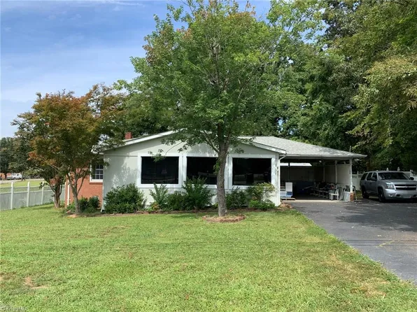8461 E Holly Grove Rd, Thomasville, NC 27360