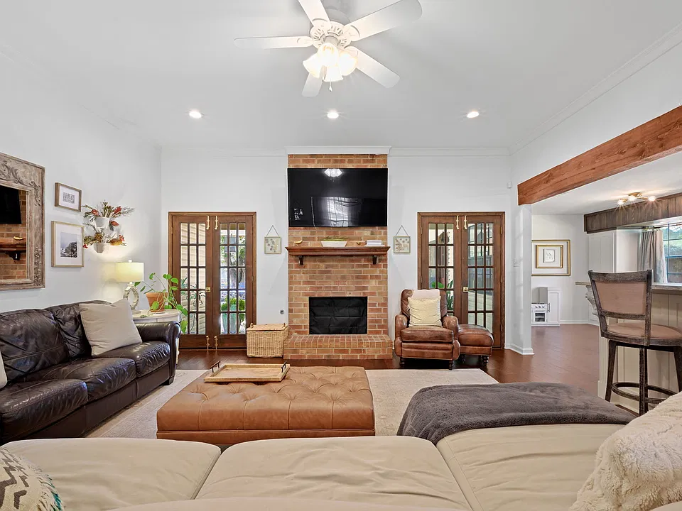 2033 Pollard Pkwy
