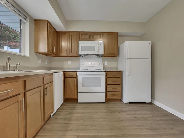 Plumly Townhomes — Photo 5