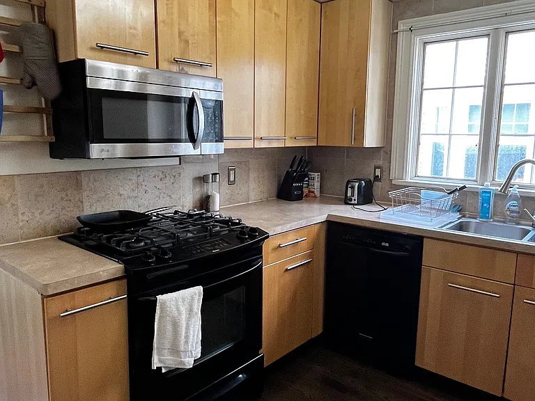 393 Barrington St #DOWN — Photo 4