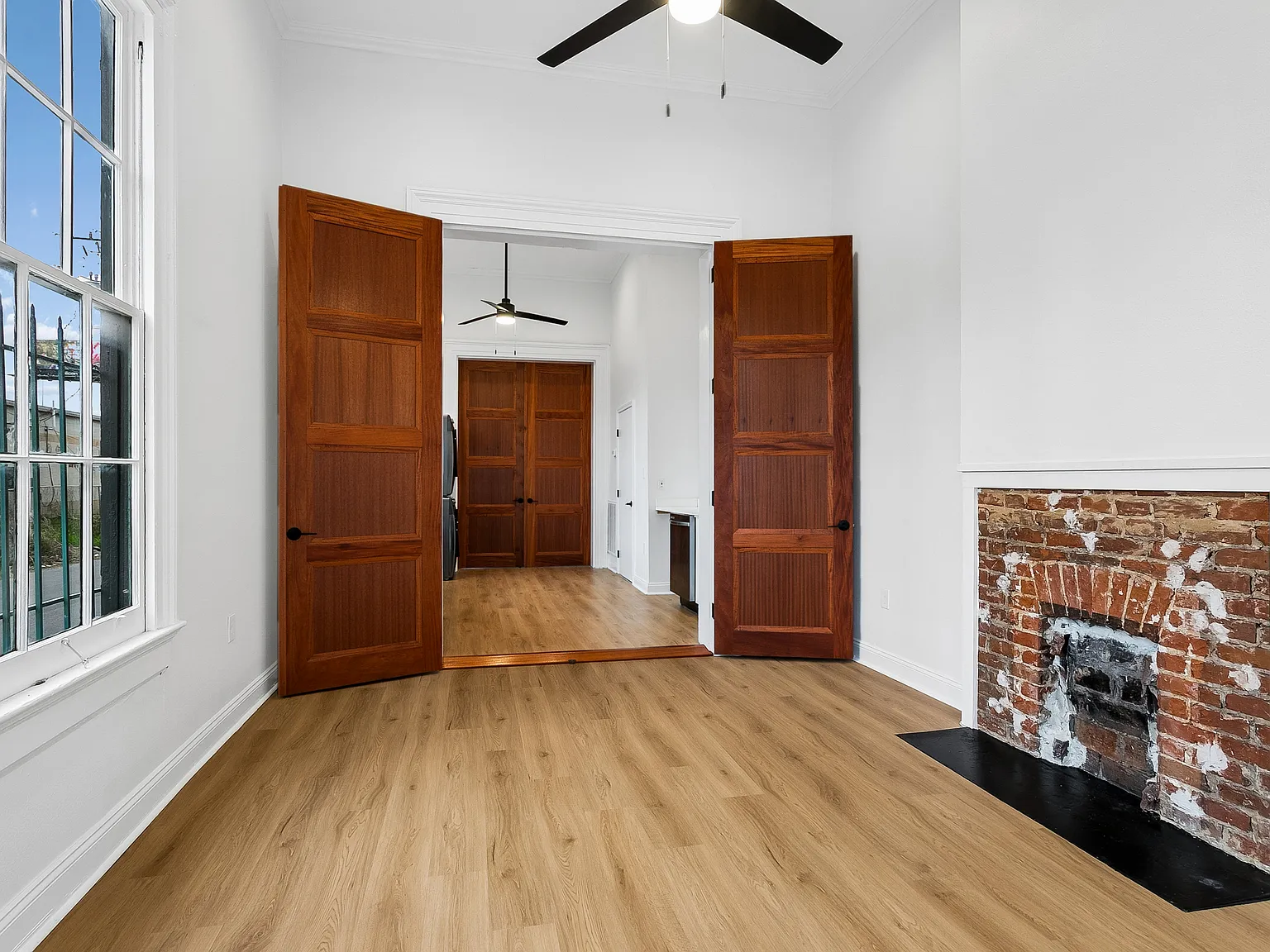 2 bed, 1000 sqft, $2,225 — Photo 3