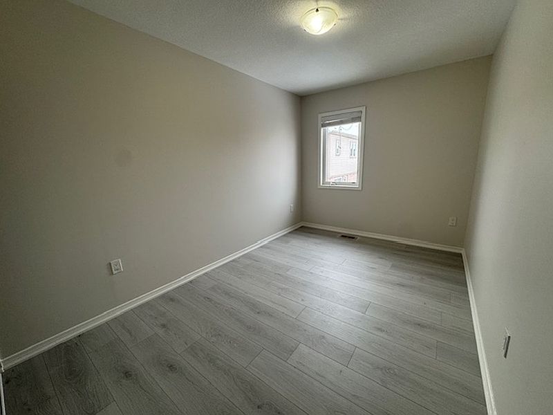 Kitchener Apartment for rent - 3 Bedrooms — photo 3