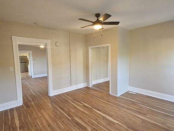 3rd image of 528 Camp St #2