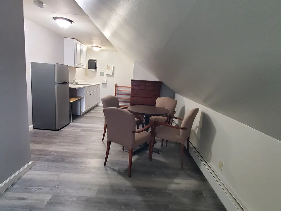946 Main St #11