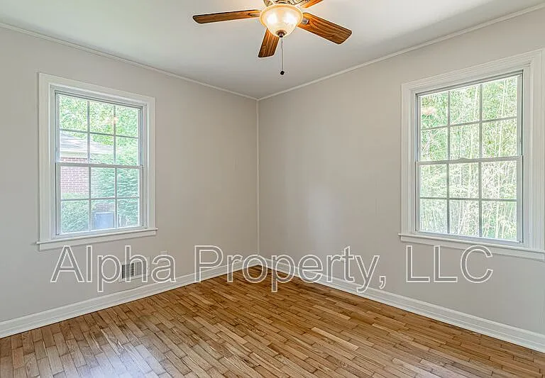 7 Pembroke Ln — Photo 9