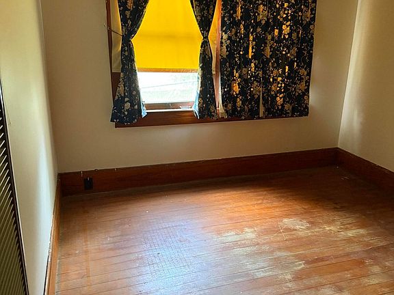 2nd image of 320 Louisiana Ave