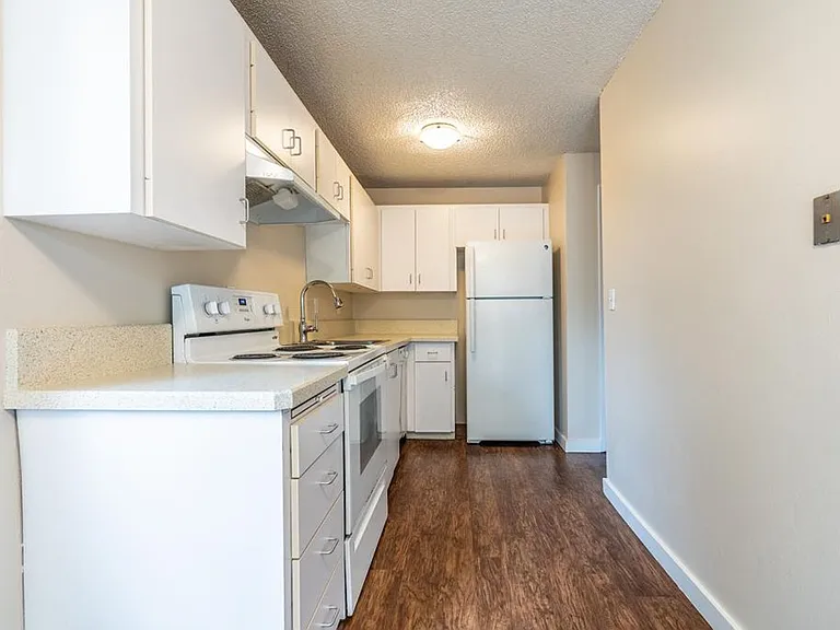 Cameo Apartments — Photo 4