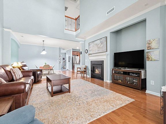 5th image of 2830 Casona Way