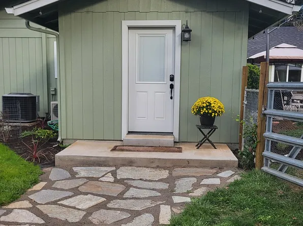 (undisclosed Address), Grants Pass, OR 97527