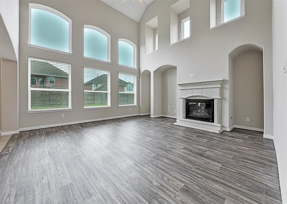 1st image of 17018 Huttons Court Ln