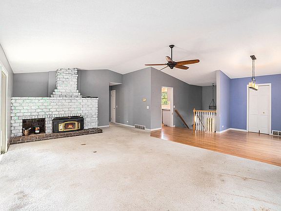 4th image of 13554 Leonard St