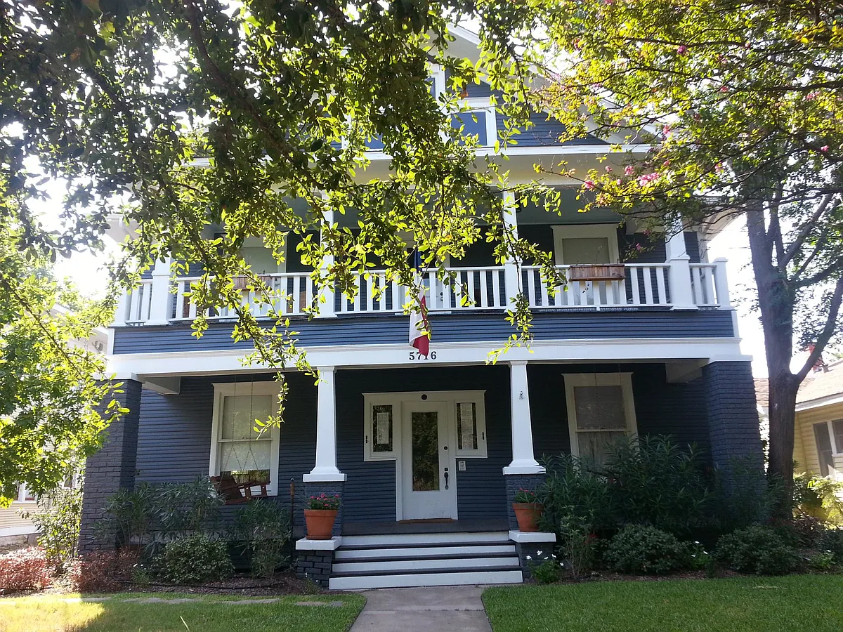 Building Photo - 5716 Junius St #4