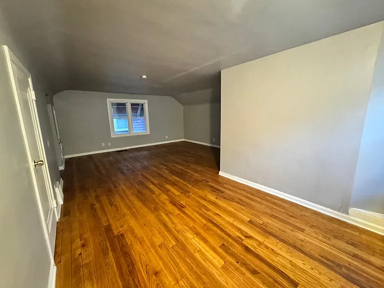 9131 Manor St — Photo 11