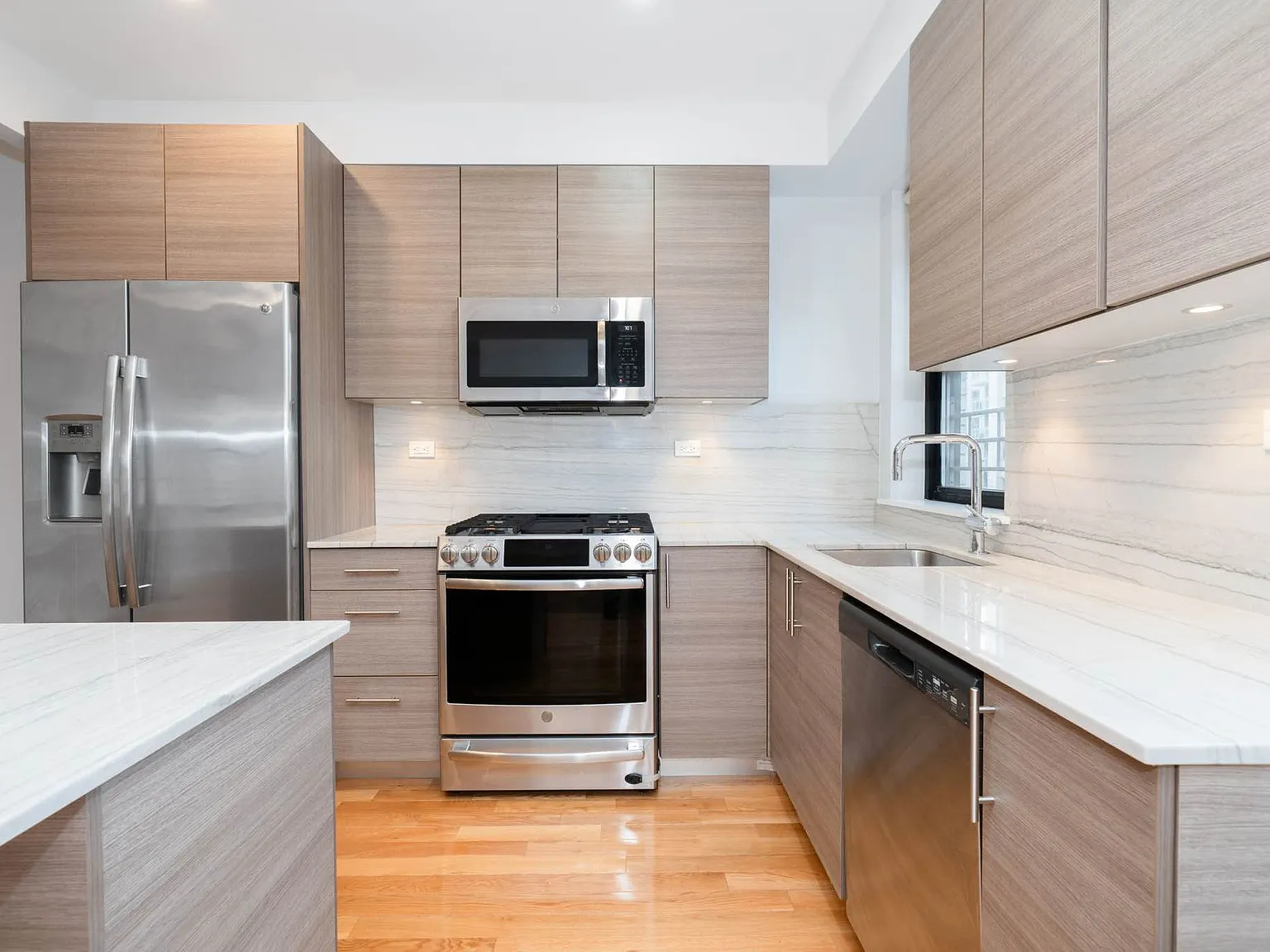 400 East 57th Street — Photo 3