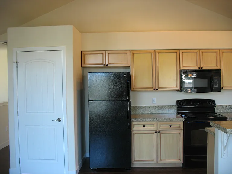 91 Newcomer St — Photo 14
