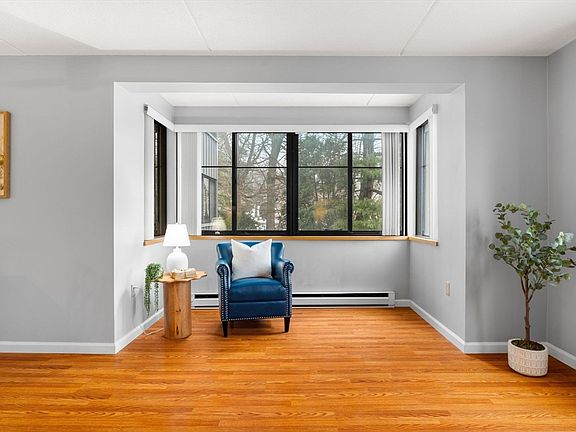 5th image of 100 Ledgewood Dr APT 117