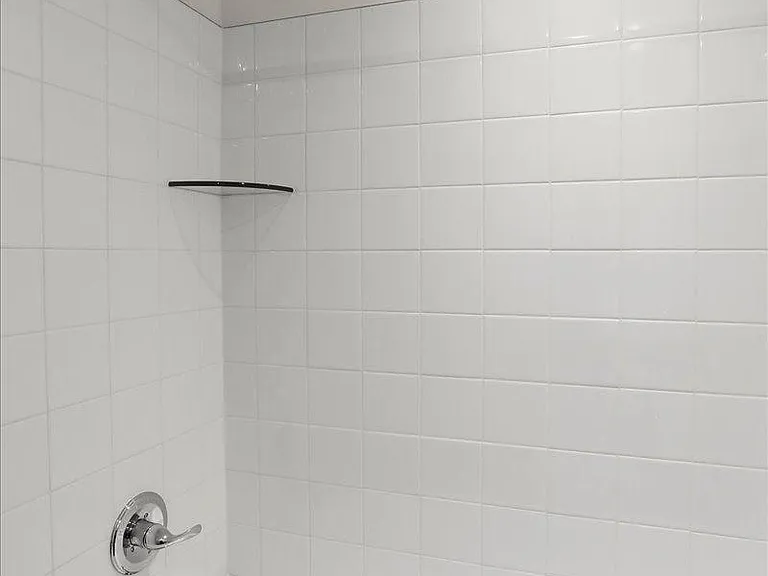 100 Stafford Pl — Photo 11