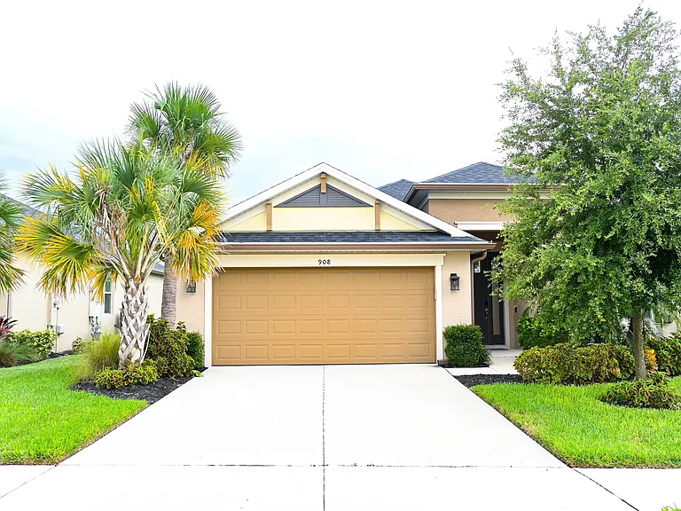 908 Sabal Breeze Ln — Photo 1