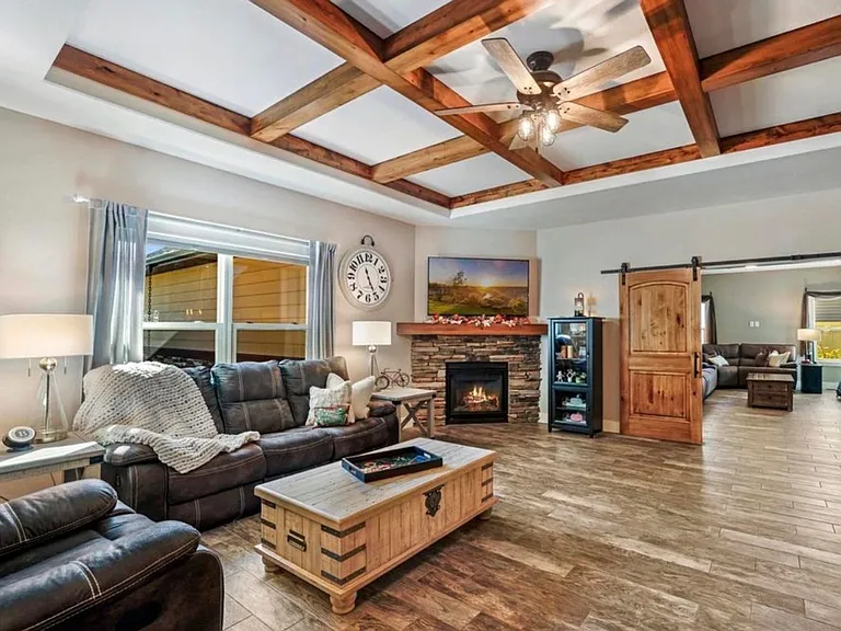2043 Prospector Way — Photo 4